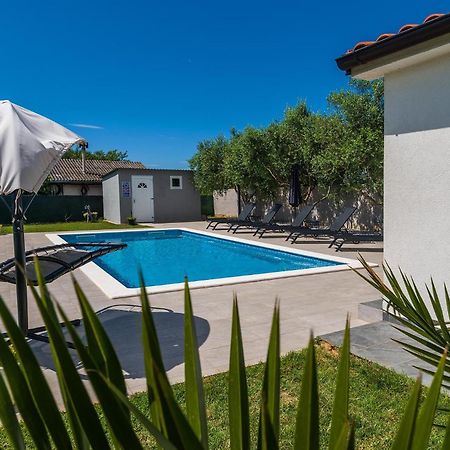 Villa Kuca Za Odmor Lilly Pula Exterior foto