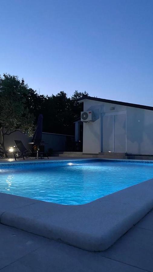 Villa Kuca Za Odmor Lilly Pula Exterior foto
